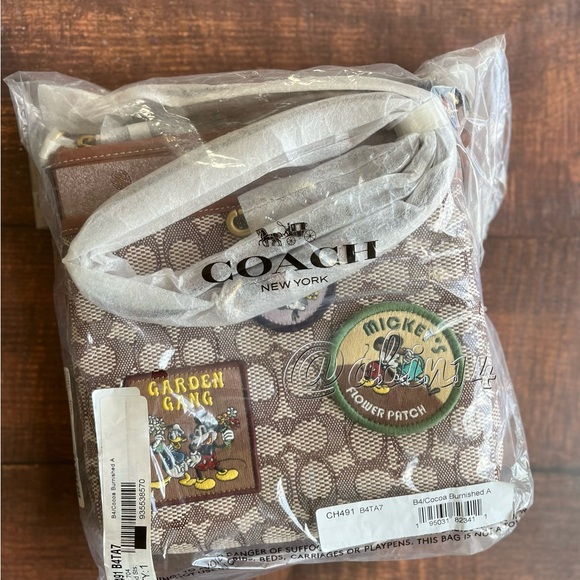 Bundle of Coach Jacquard Disney Wristlet and Kitt Messenger Crossbody Bag - Picture 3 of 5